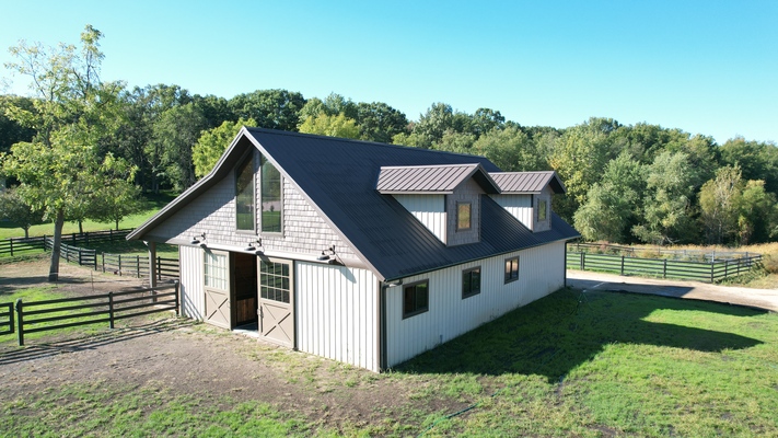 M6 Steen Horse Barn M6 Steen Horse Barn